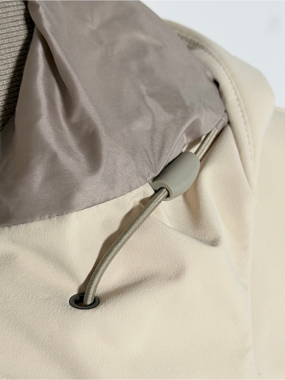 Eddie Bauer Women's Light Cream Quilted Hooded Down Vest S - Picture 8 of 13
